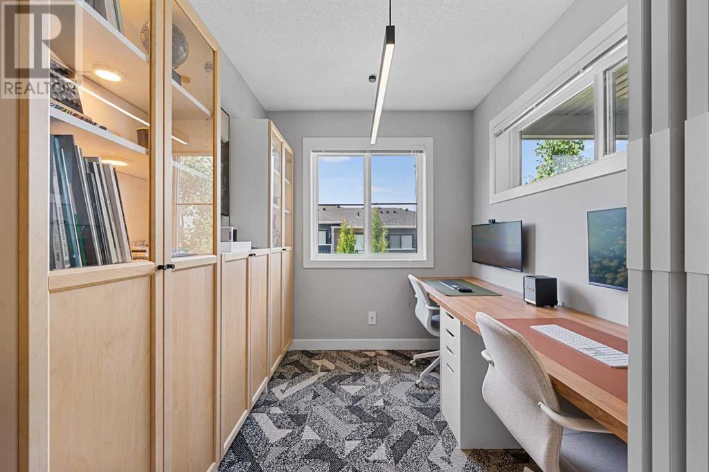 Single Family House for Sale in  Crestbrook Common SW Crestmont Calgary 
