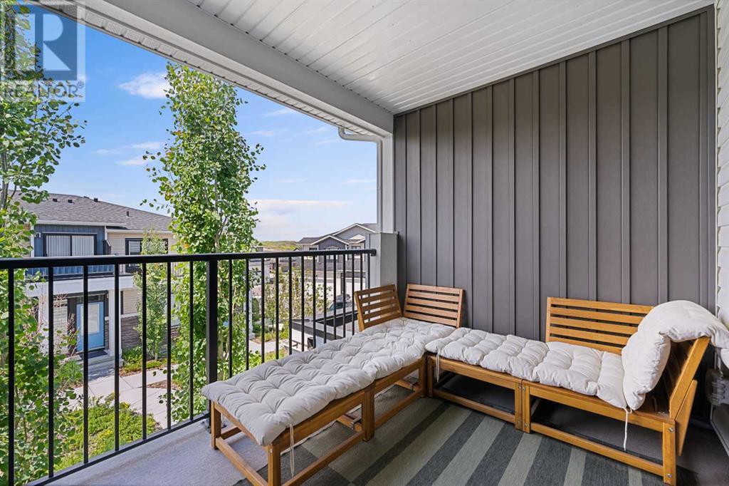 Single Family House for Sale in  Crestbrook Common SW Crestmont Calgary 