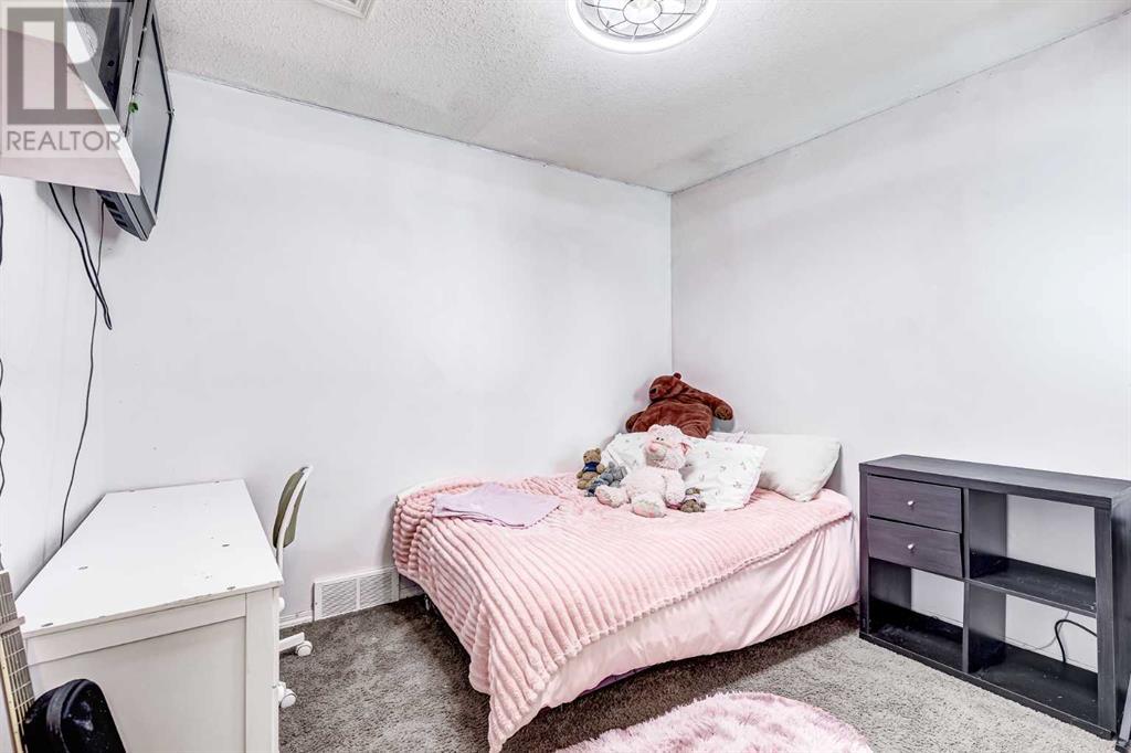 Single Family House Bi-level for Sale in  Covehaven Road NE Coventry Hills Calgary 