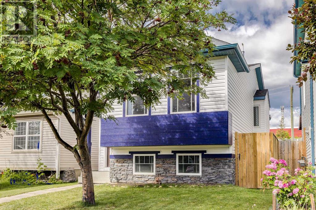 Single Family House Bi-level for Sale in  Covehaven Road NE Coventry Hills Calgary 