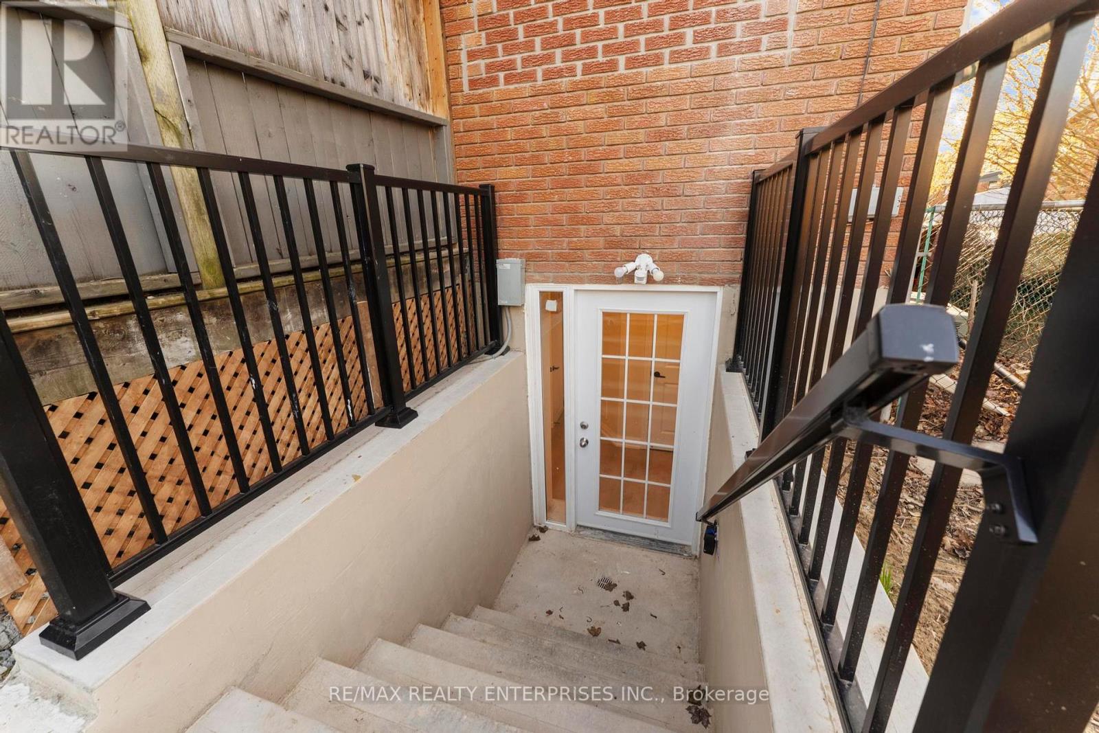 Photo 4 of 60 Wakelin Lower Terrace, St Catharines ON