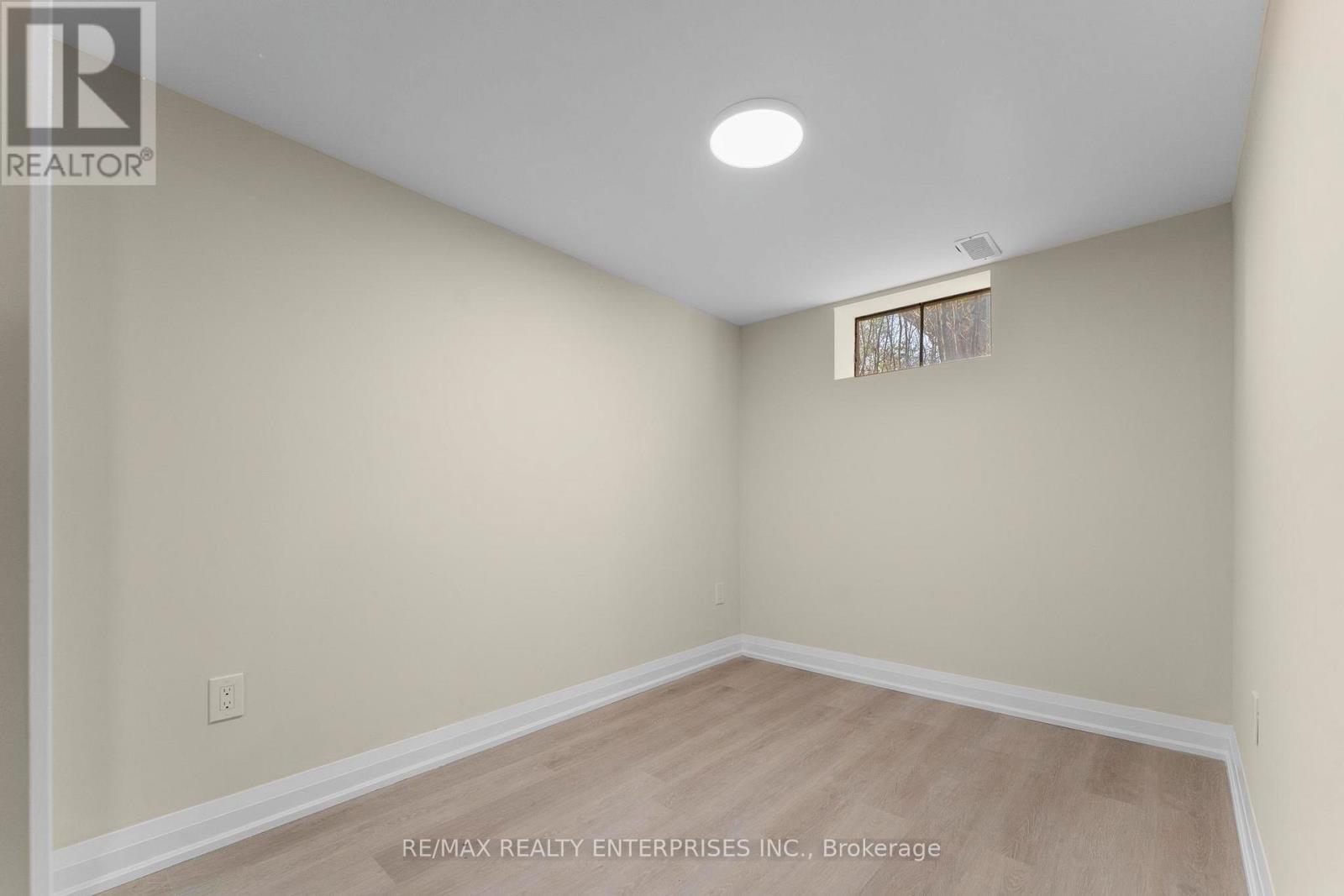 Photo 2 of 60 Wakelin Lower Terrace, St Catharines ON