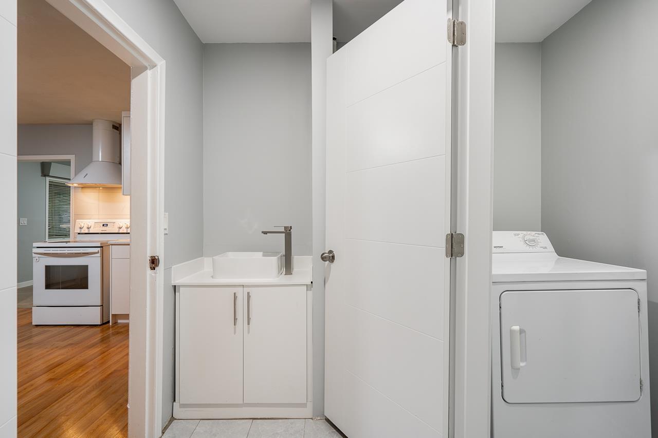 Photo 19 of 27284 30 Avenue, Langley BC