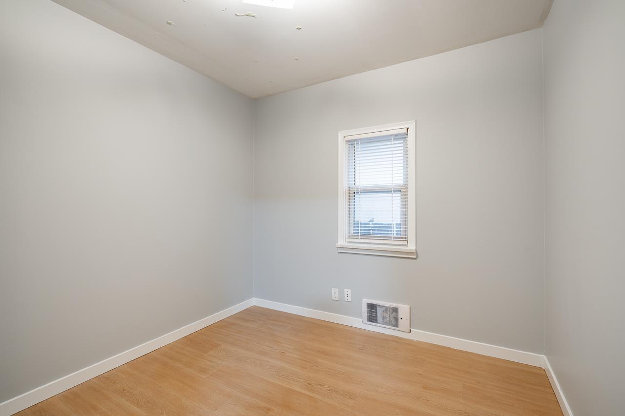 Photo 14 of 27284 30 Avenue, Langley BC
