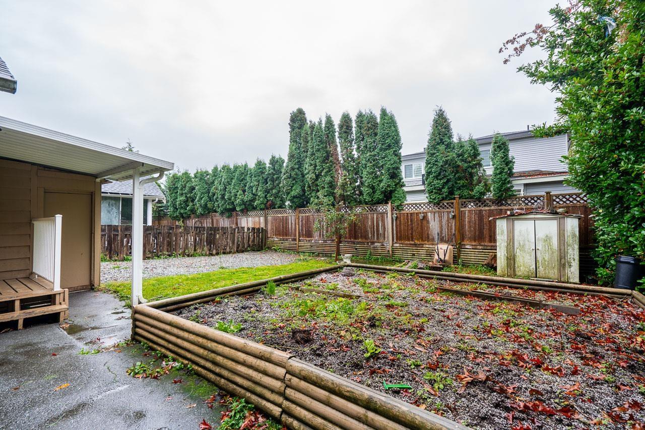 Photo 25 of 27284 30 Avenue, Langley BC