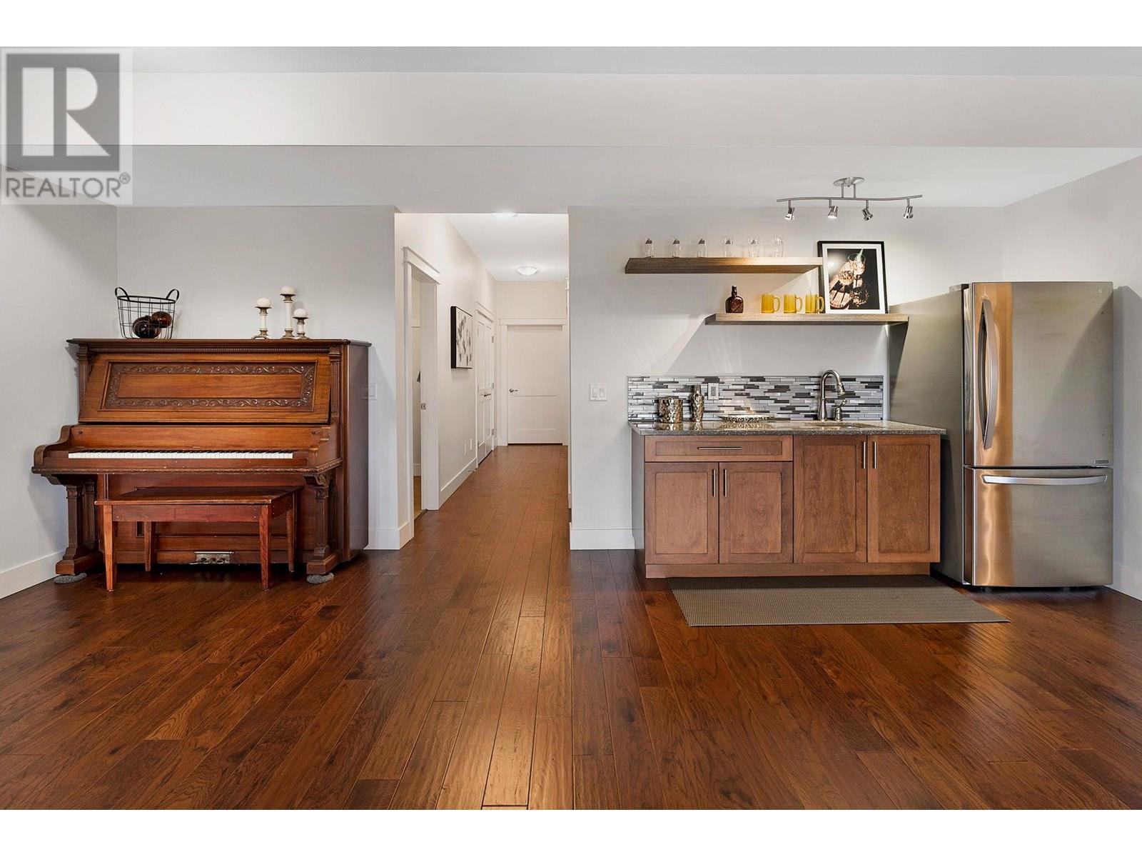  1708 Lake Vista Road, West Kelowna