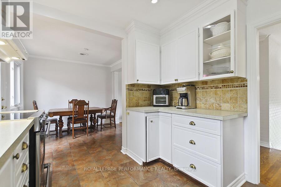 Photo 14 of 141 Abbotsford Road, Ottawa ON