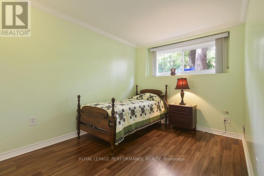 Photo 22 of 141 Abbotsford Road, Ottawa ON