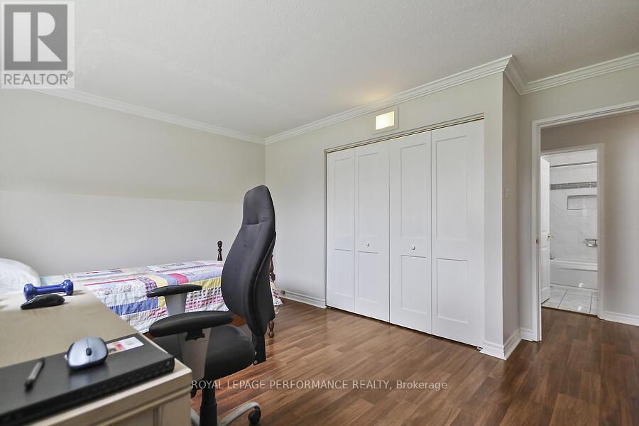 Photo 26 of 141 Abbotsford Road, Ottawa ON