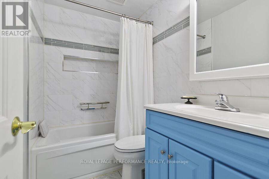 Photo 27 of 141 Abbotsford Road, Ottawa ON