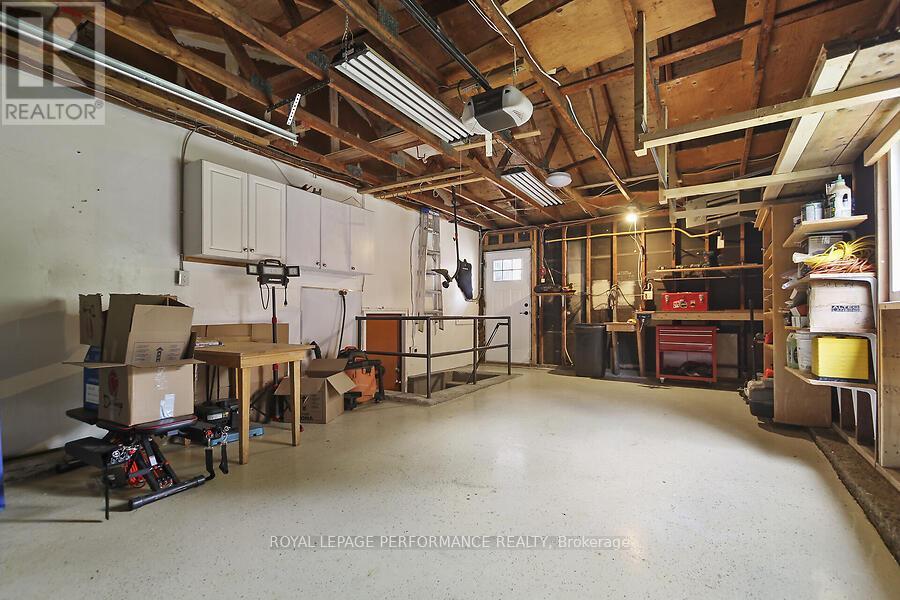 Photo 32 of 141 Abbotsford Road, Ottawa ON