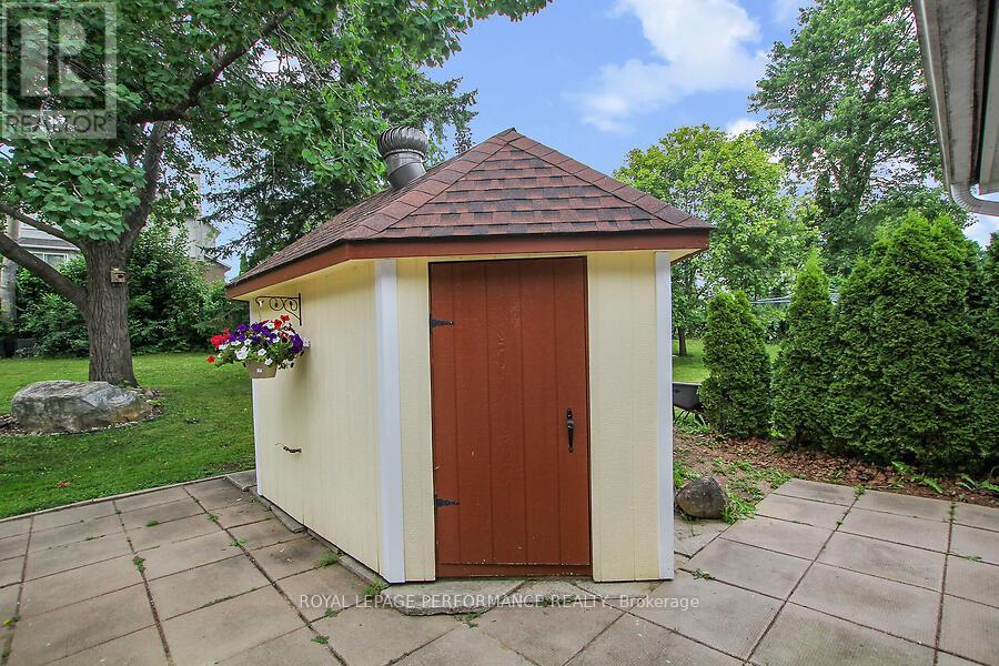 Photo 42 of 141 Abbotsford Road, Ottawa ON