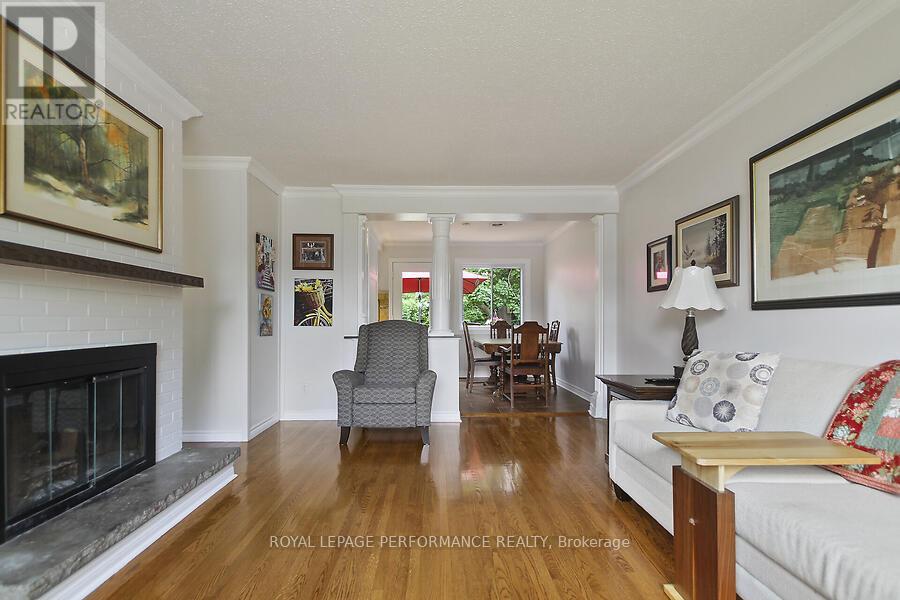 Photo 7 of 141 Abbotsford Road, Ottawa ON