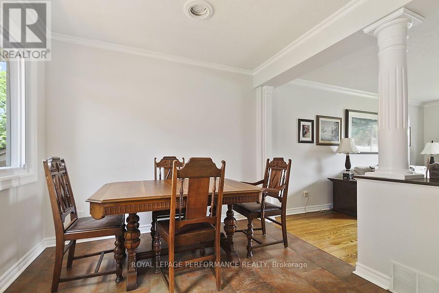 Photo 9 of 141 Abbotsford Road, Ottawa ON