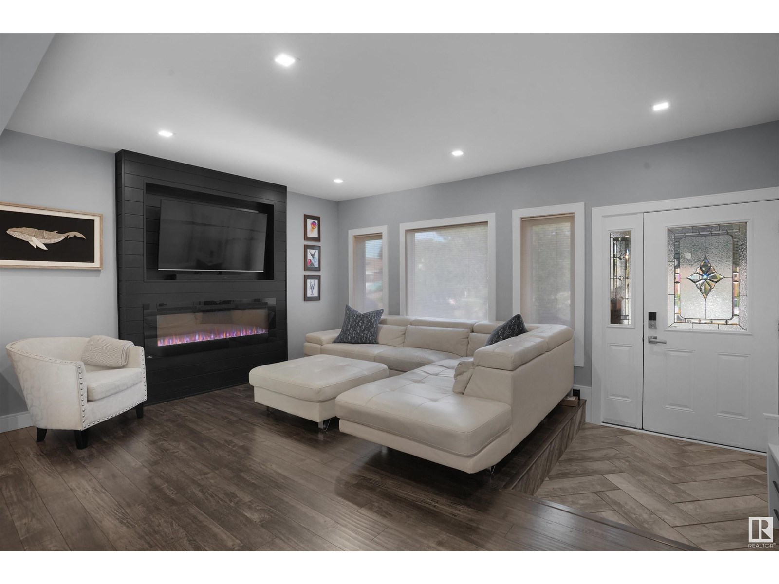 Photo 11 of 1840 35 St Nw, Edmonton AB