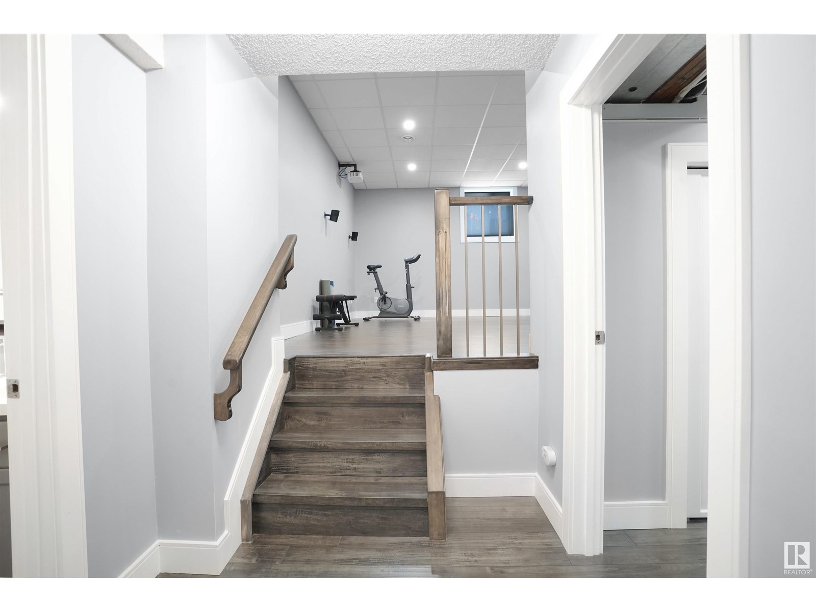 Photo 32 of 1840 35 St Nw, Edmonton AB
