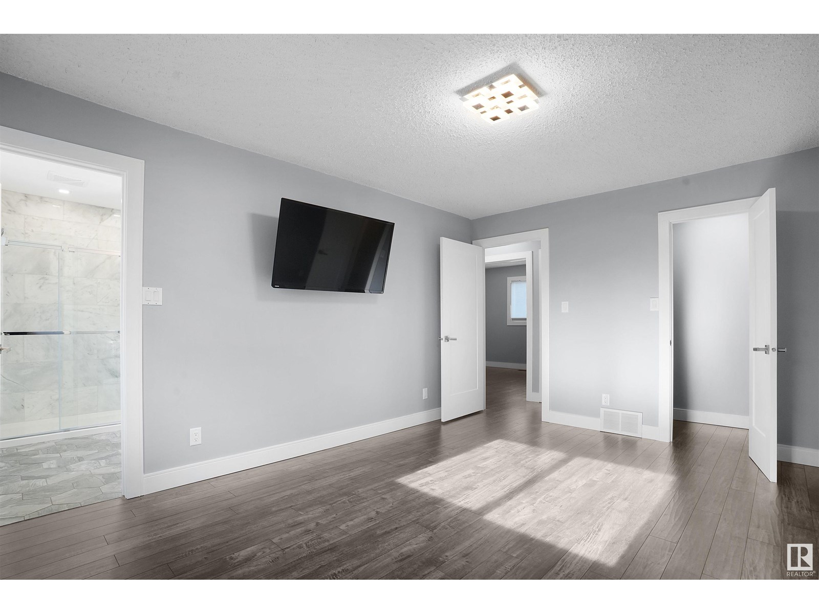 Photo 18 of 1840 35 St Nw, Edmonton AB
