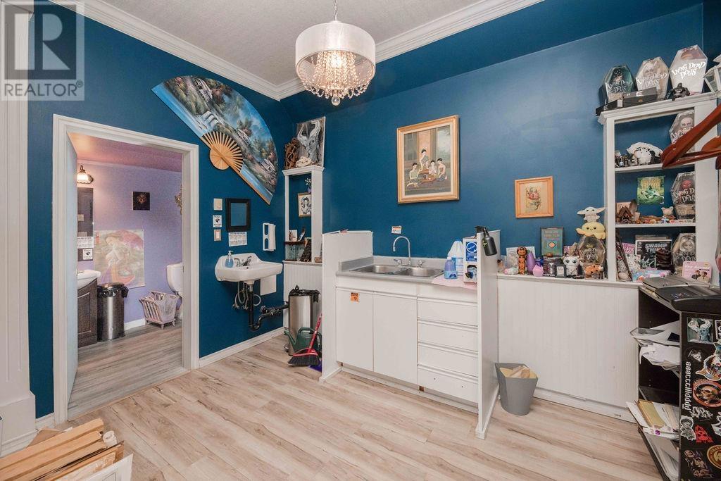 101 703 GIBSONS WAY, Gibsons