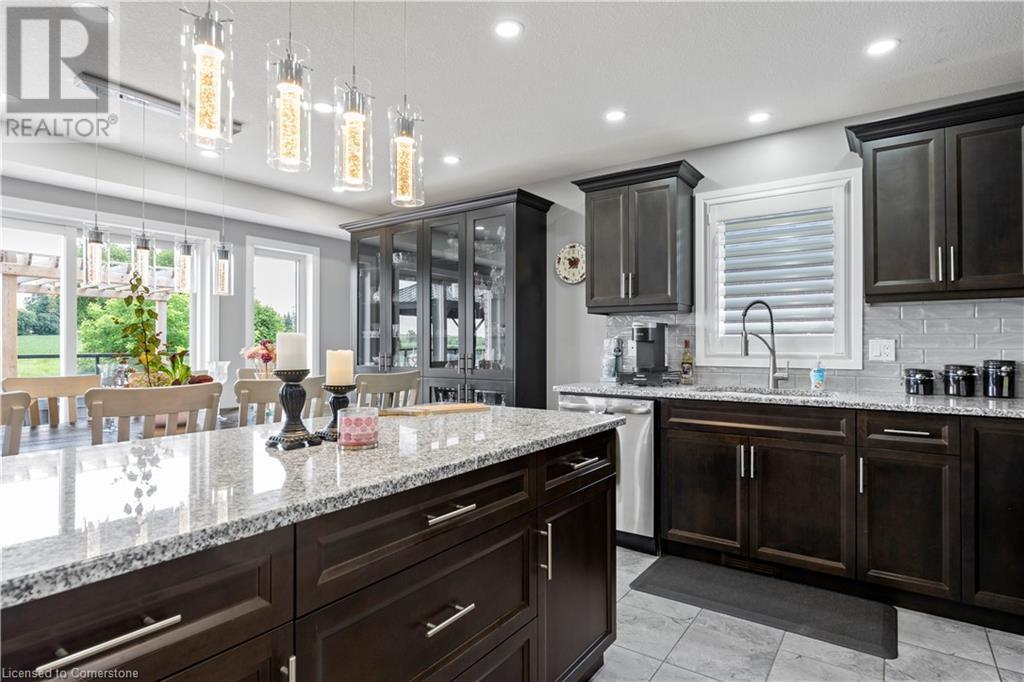 Photo 11 of 122 Bridge Crescent, Palmerston ON