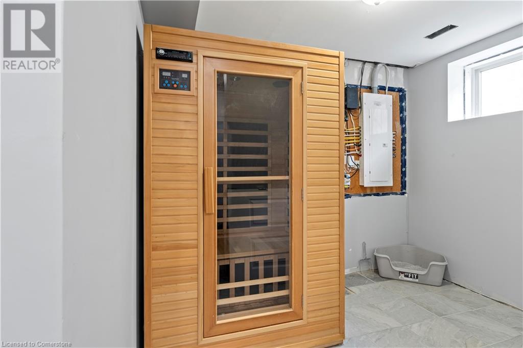 Photo 12 of 122 Bridge Crescent, Palmerston ON