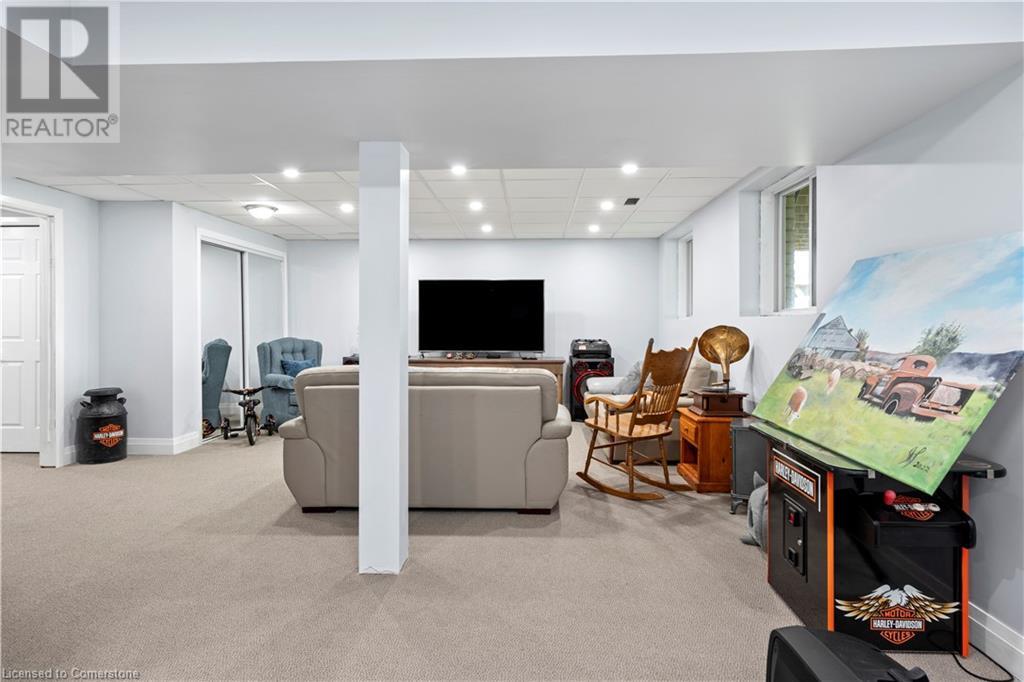 Photo 14 of 122 Bridge Crescent, Palmerston ON