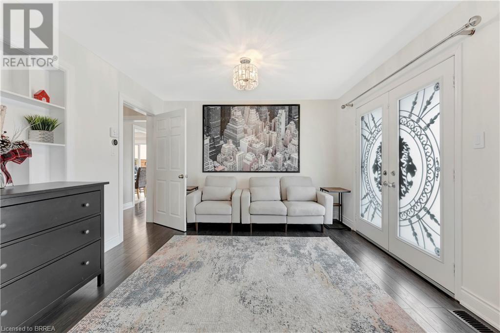 Photo 5 of 241 Thomas Avenue, Brantford ON