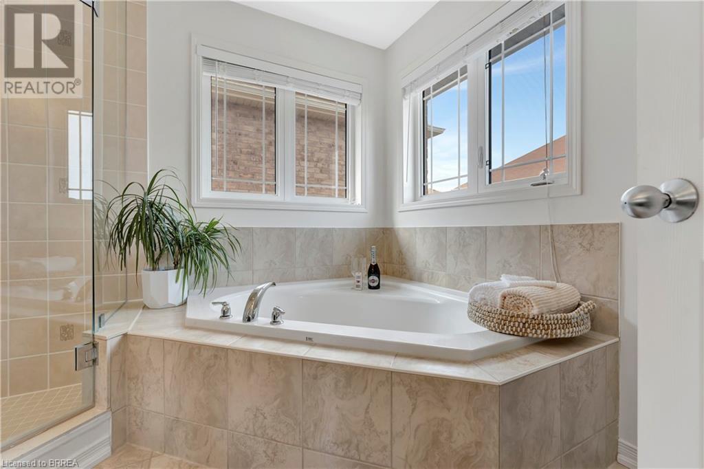 Photo 16 of 241 Thomas Avenue, Brantford ON