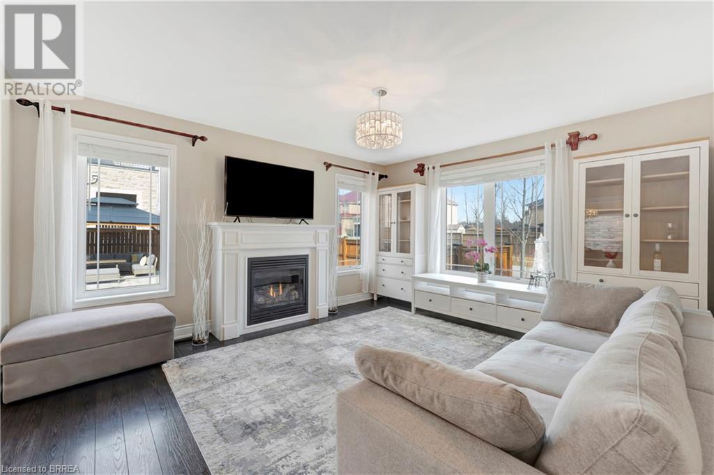 Photo 7 of 241 Thomas Avenue, Brantford ON
