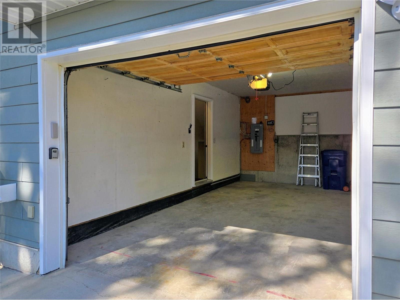 Photo 6 of 1229 13 Th Street, Invermere BC
