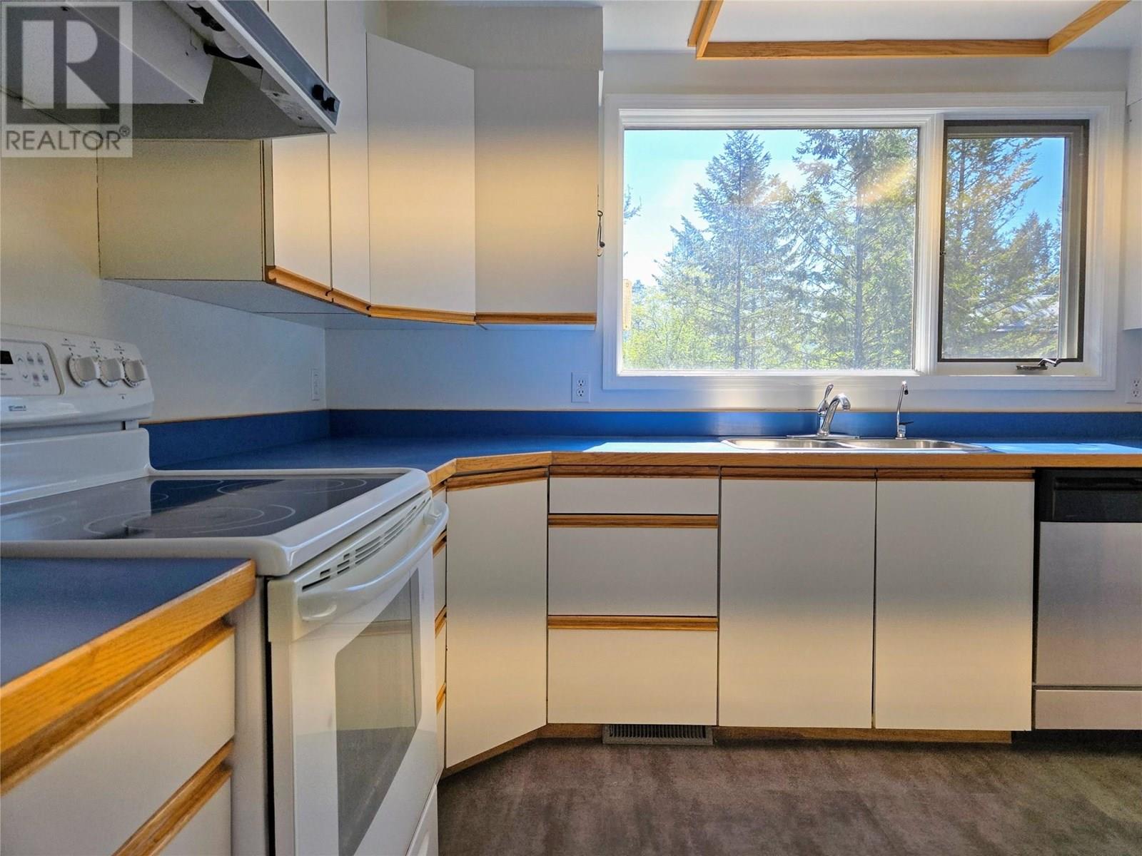 Photo 12 of 1229 13 Th Street, Invermere BC