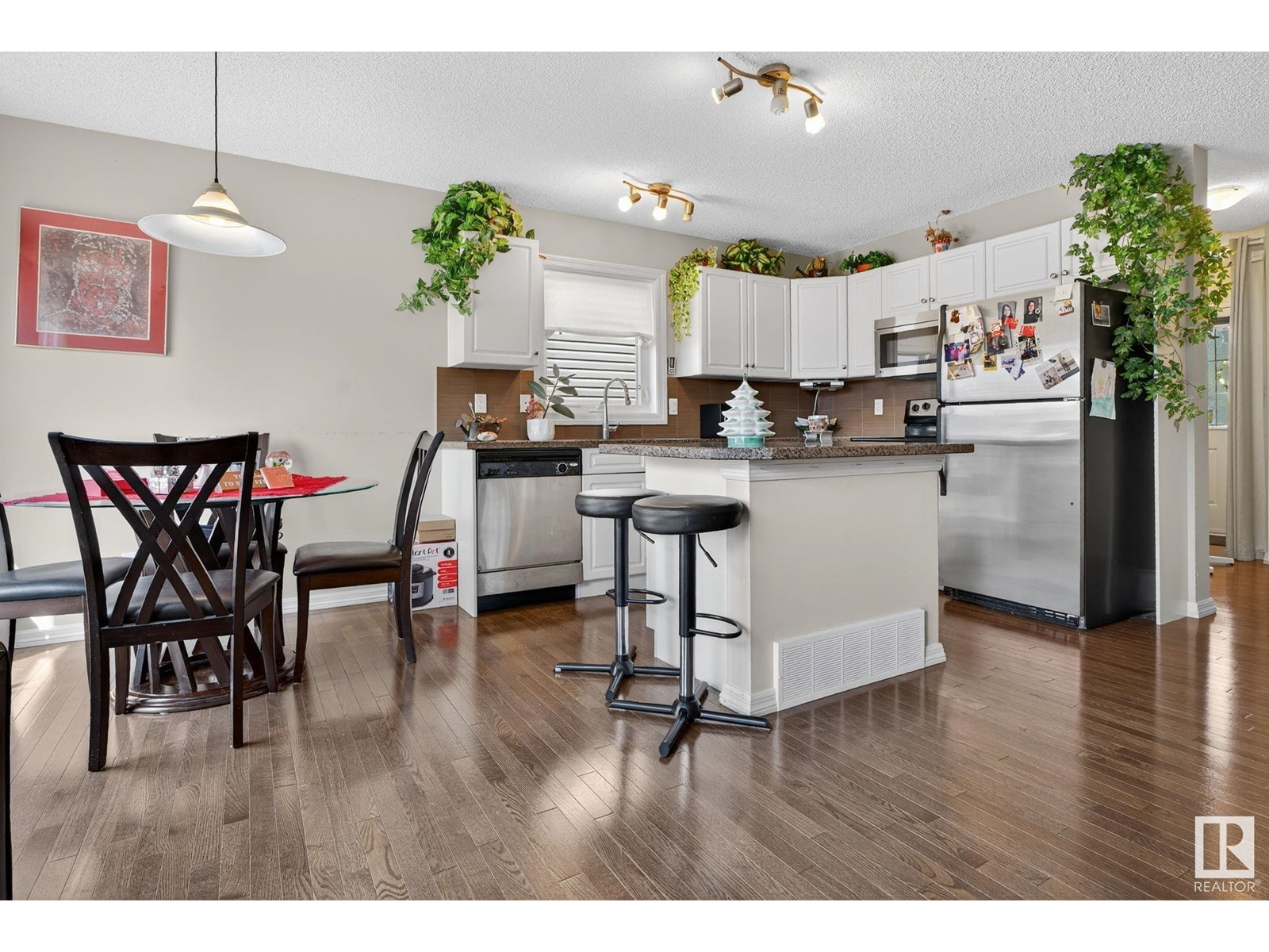 Photo 15 of 2432 Casselman Cr Sw, Edmonton AB