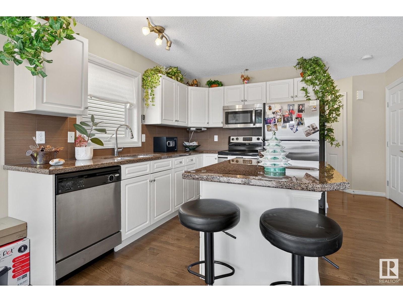Photo 17 of 2432 Casselman Cr Sw, Edmonton AB