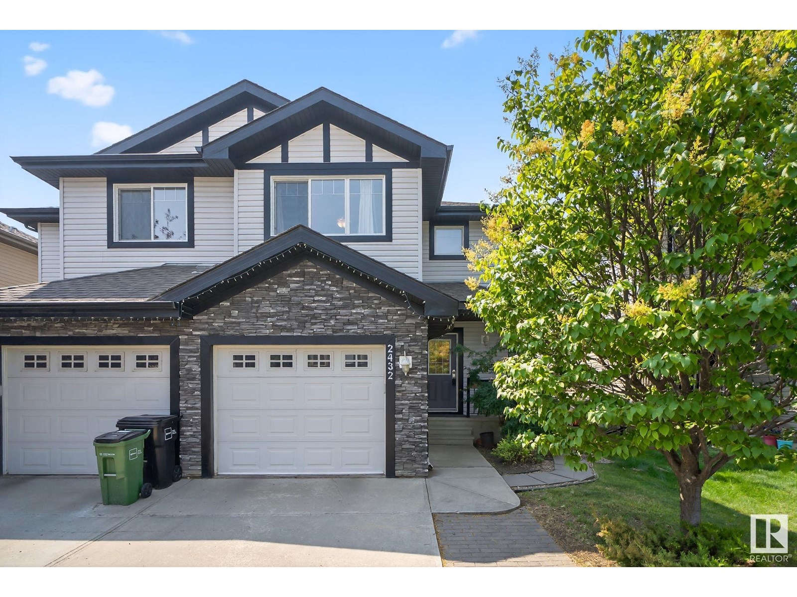 Photo 2 of 2432 Casselman Cr Sw, Edmonton AB