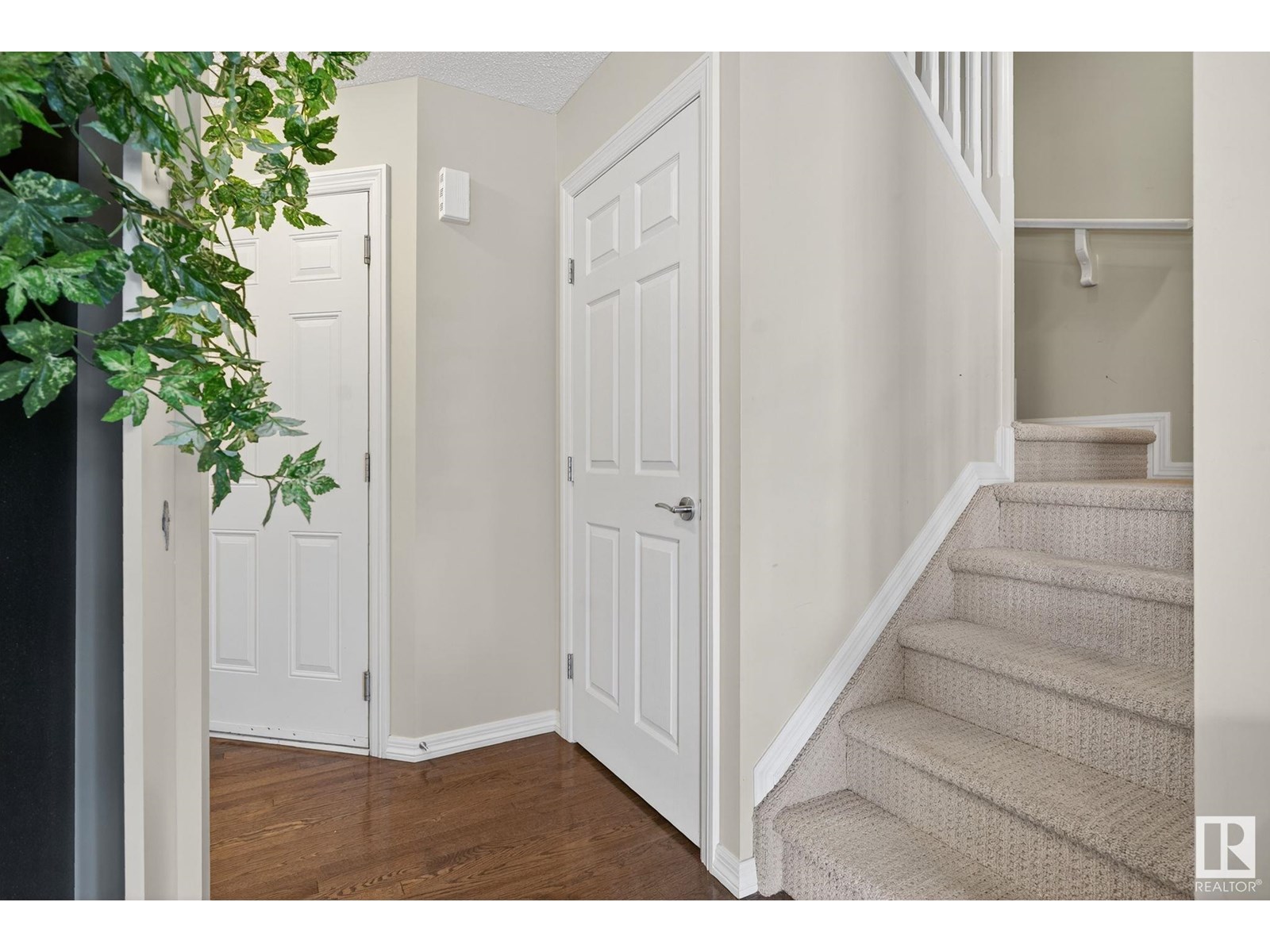 Photo 9 of 2432 Casselman Cr Sw, Edmonton AB