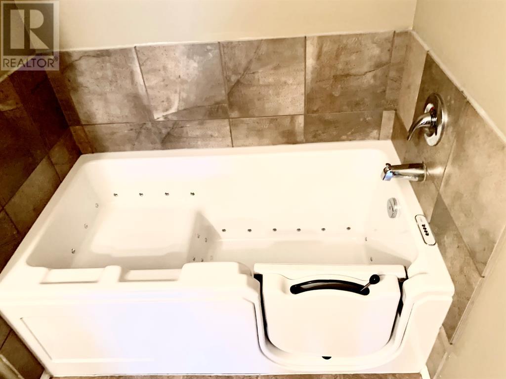 10212 101 Street, Lac La Biche