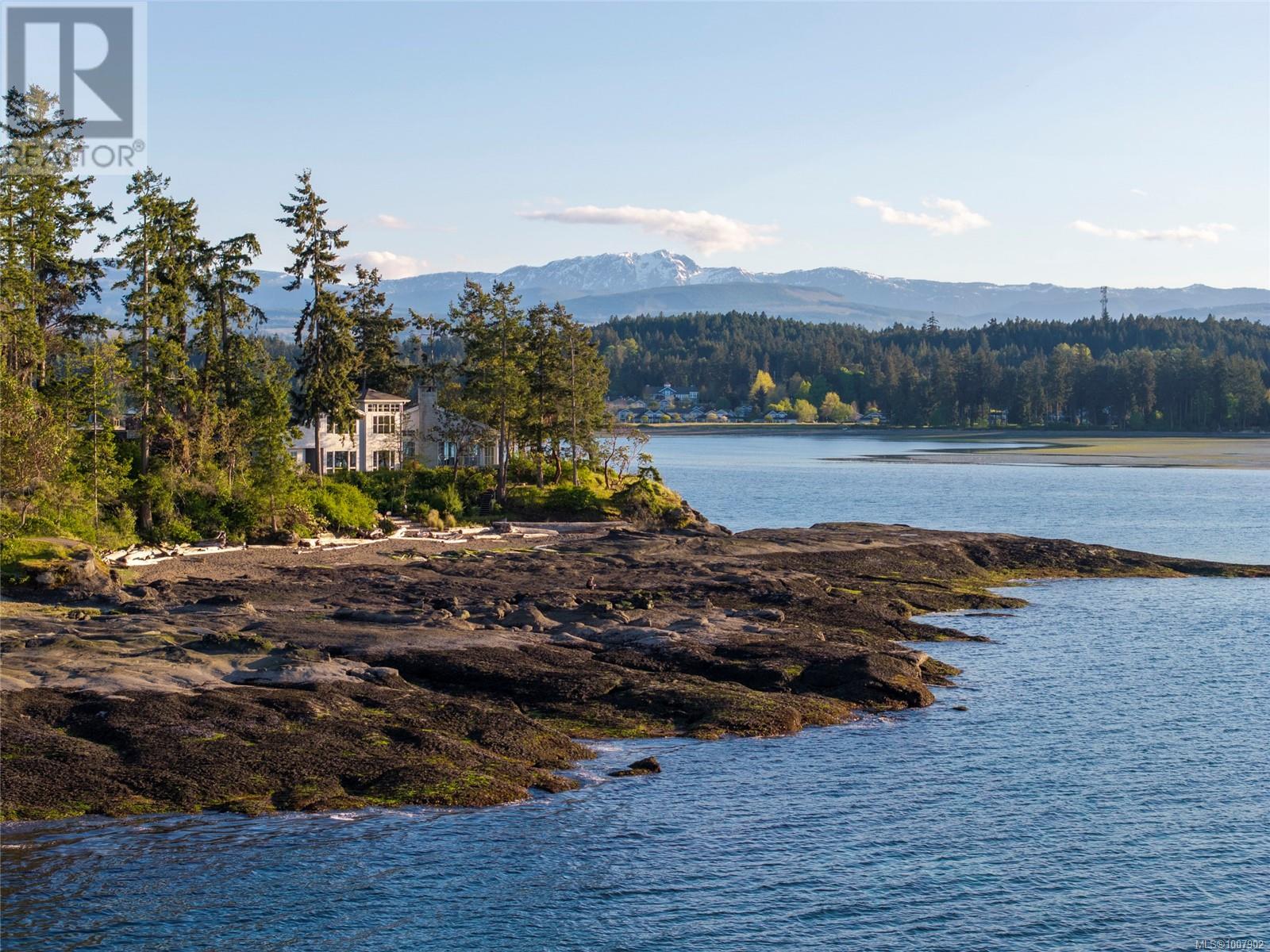 1341 Madrona Dr, Nanoose Bay