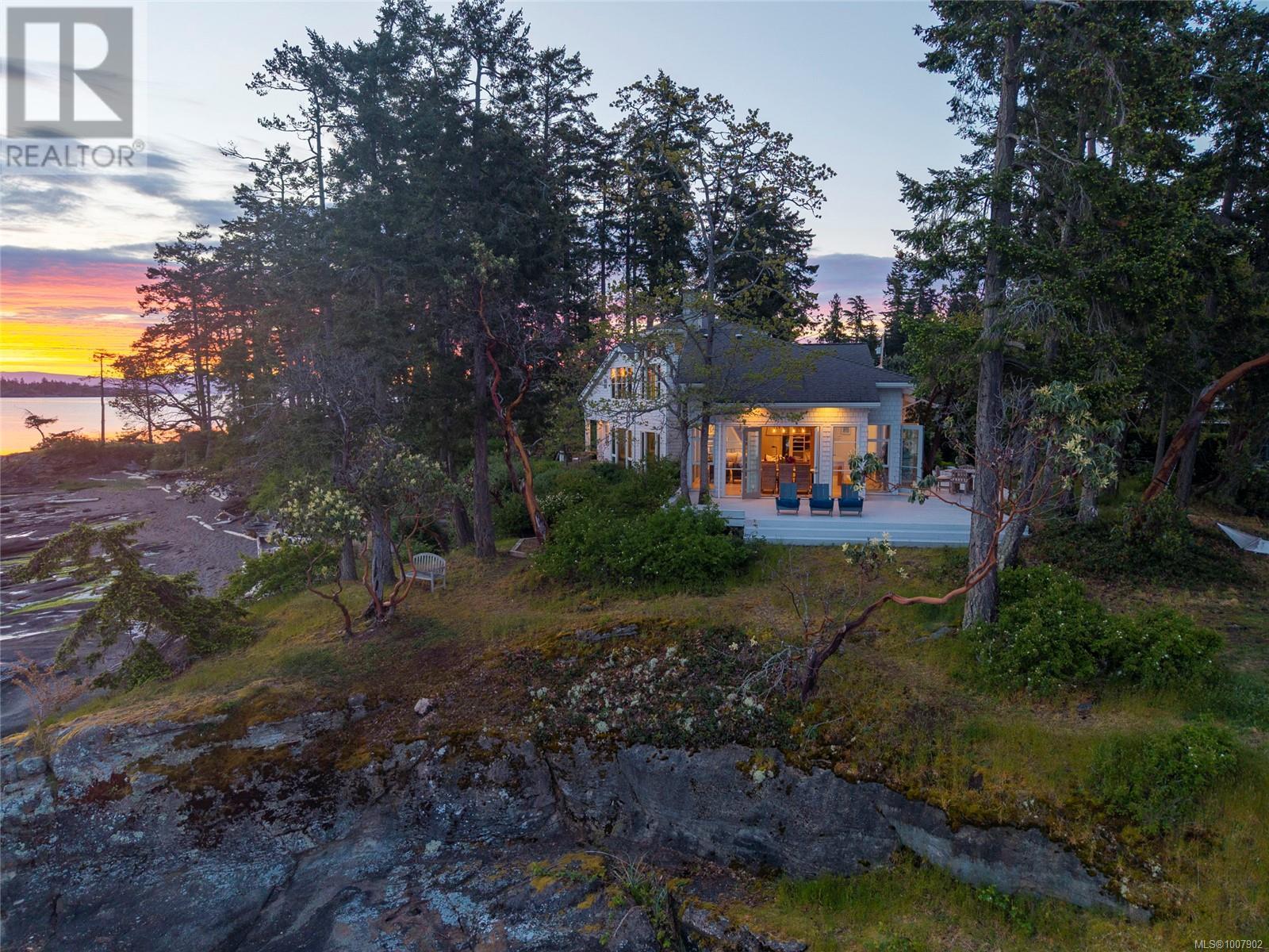 1341 Madrona Dr, Nanoose Bay