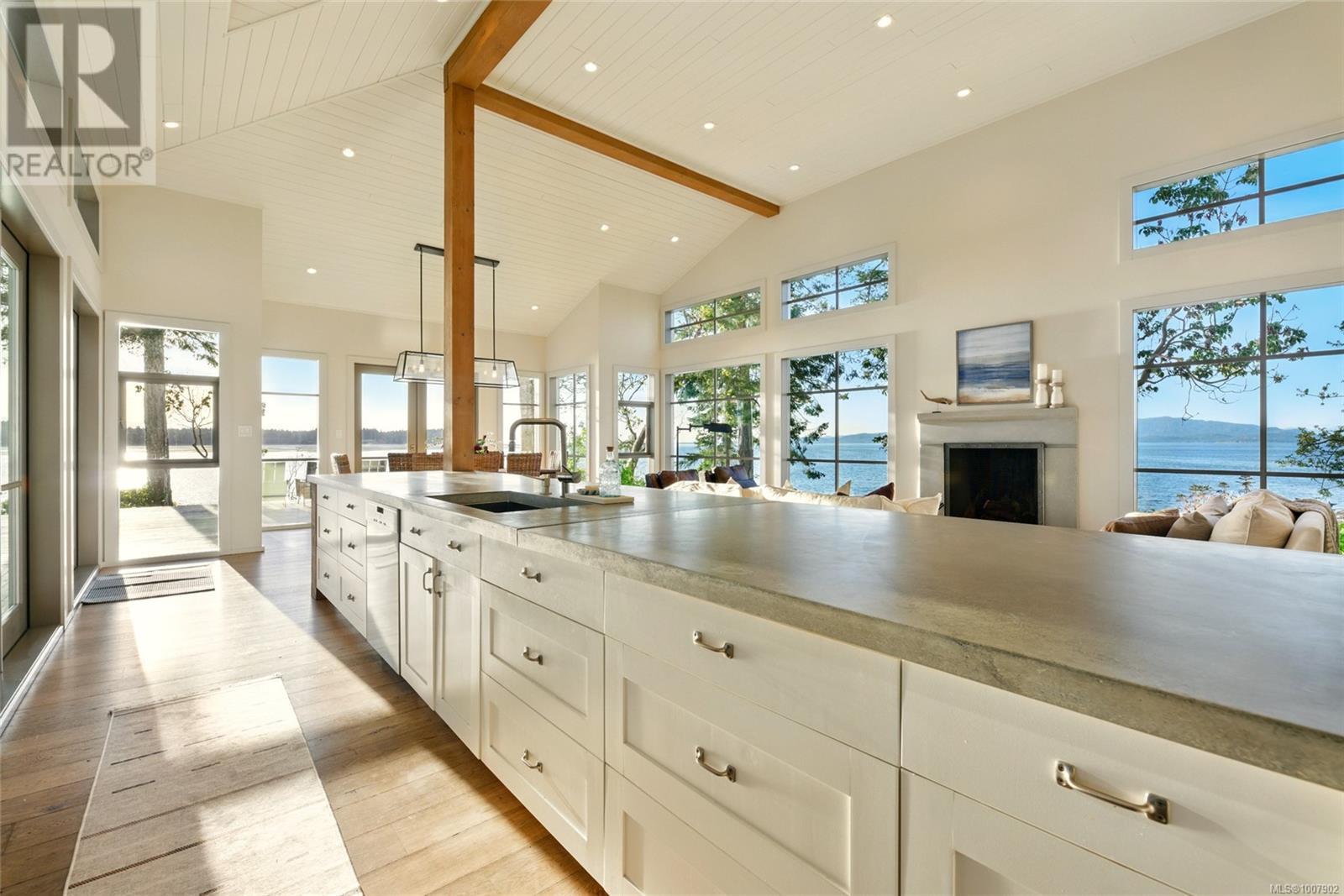 1341 Madrona Dr, Nanoose Bay