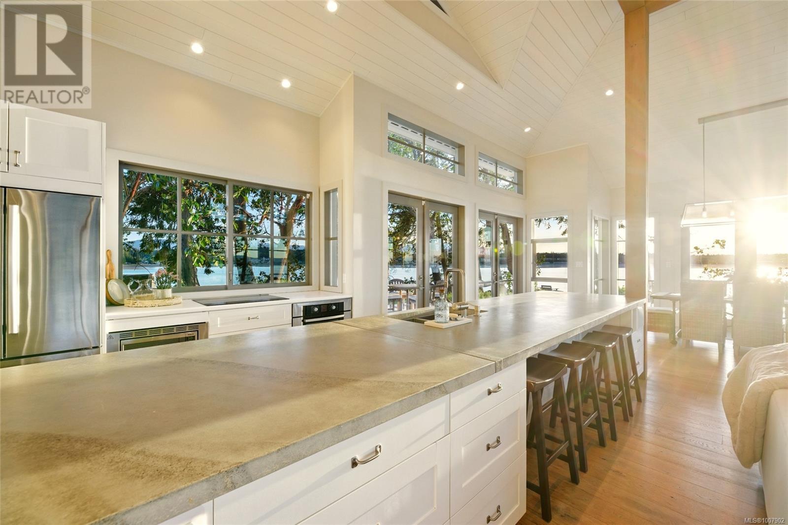 1341 Madrona Dr, Nanoose Bay