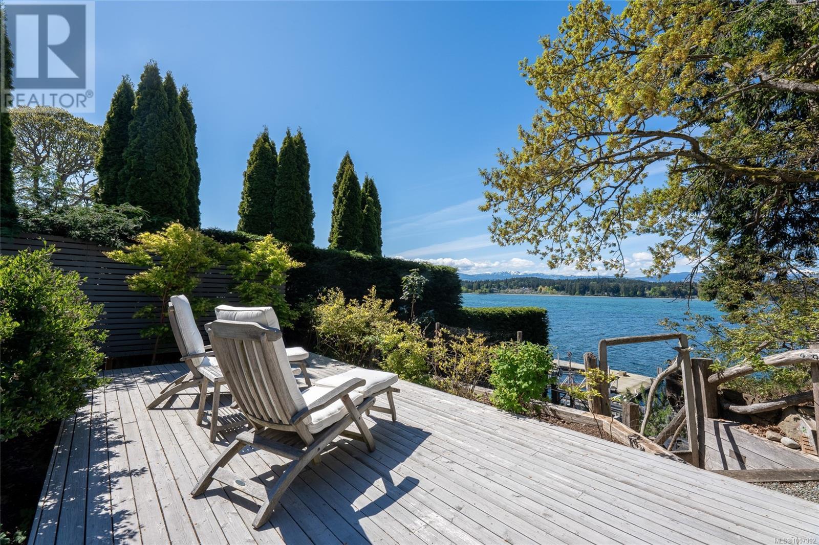 1341 Madrona Dr, Nanoose Bay