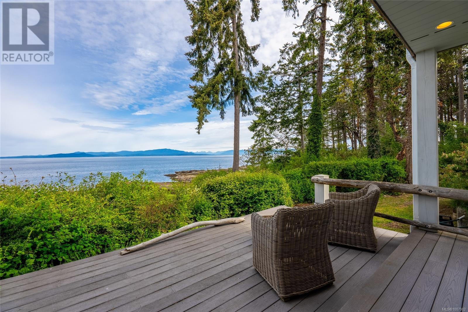 1341 Madrona Dr, Nanoose Bay