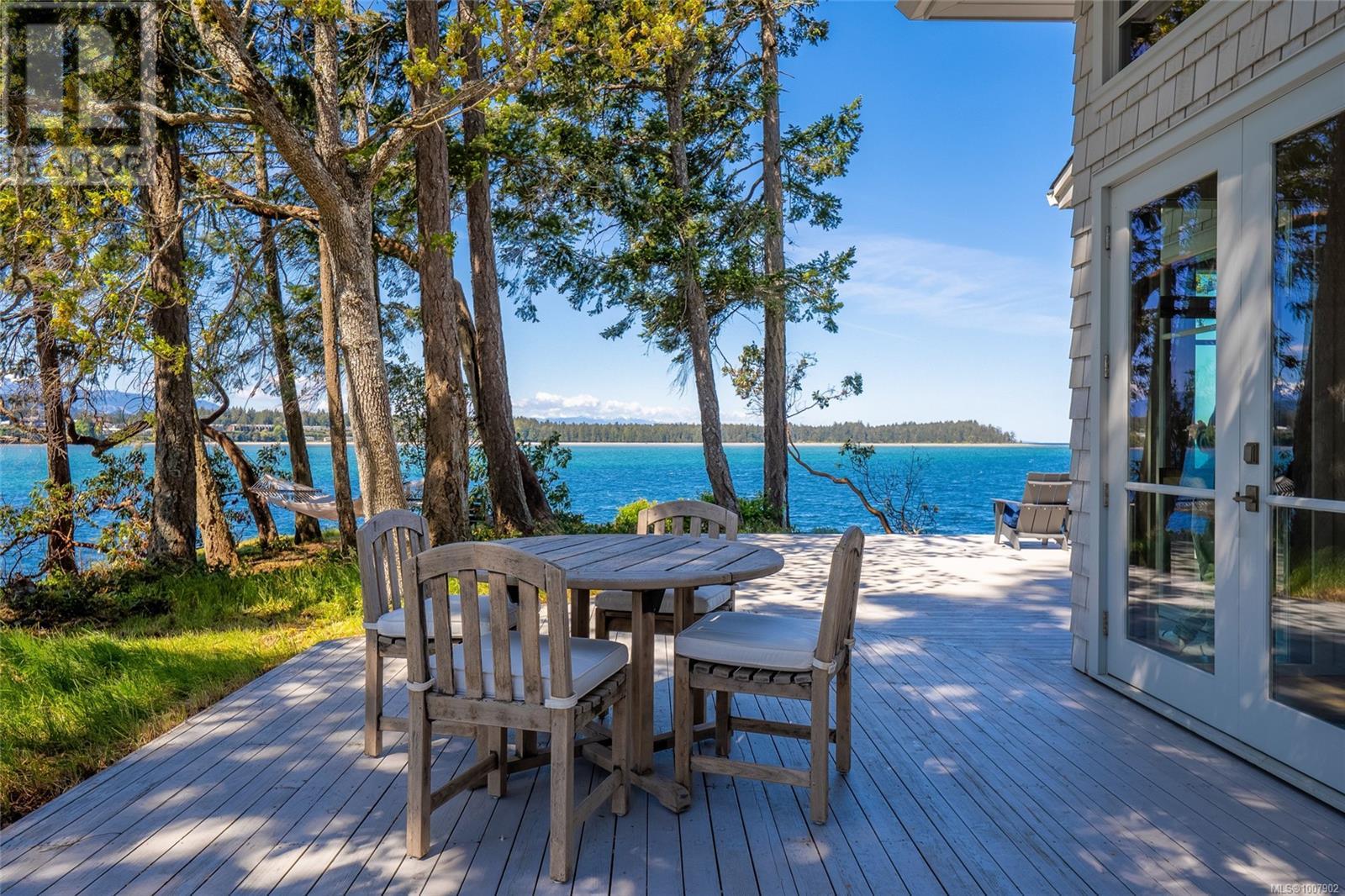 1341 Madrona Dr, Nanoose Bay