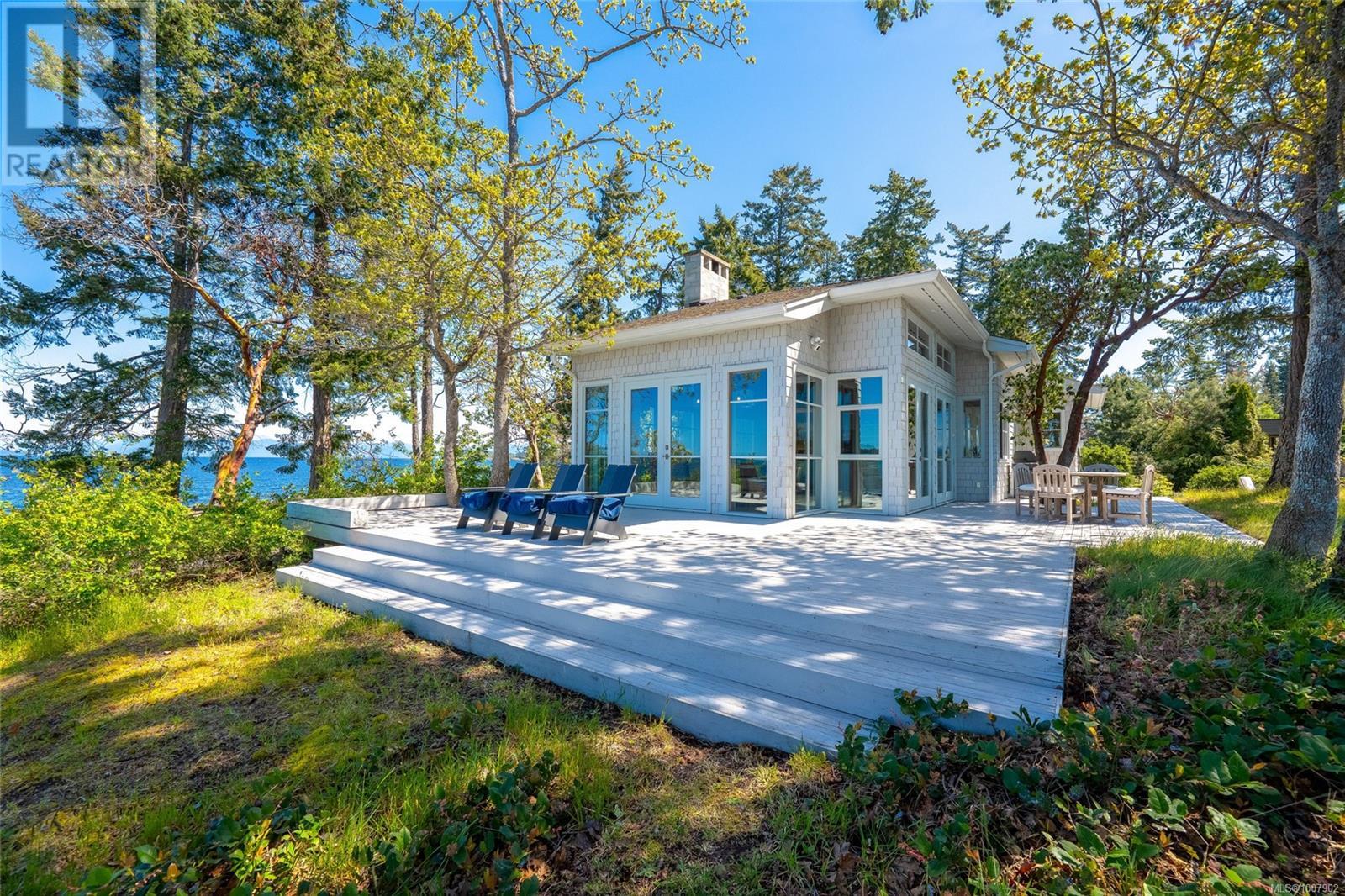 1341 Madrona Dr, Nanoose Bay