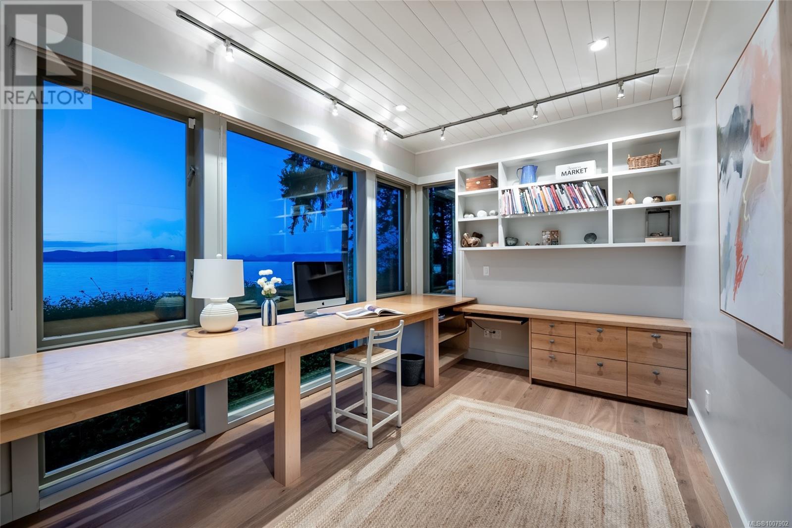 1341 Madrona Dr, Nanoose Bay