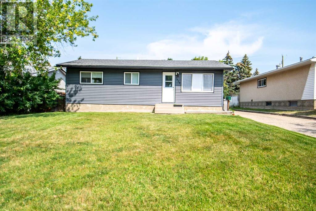 Single Family House Bungalow for Sale in   Avenue Mountview Grande Prairie 