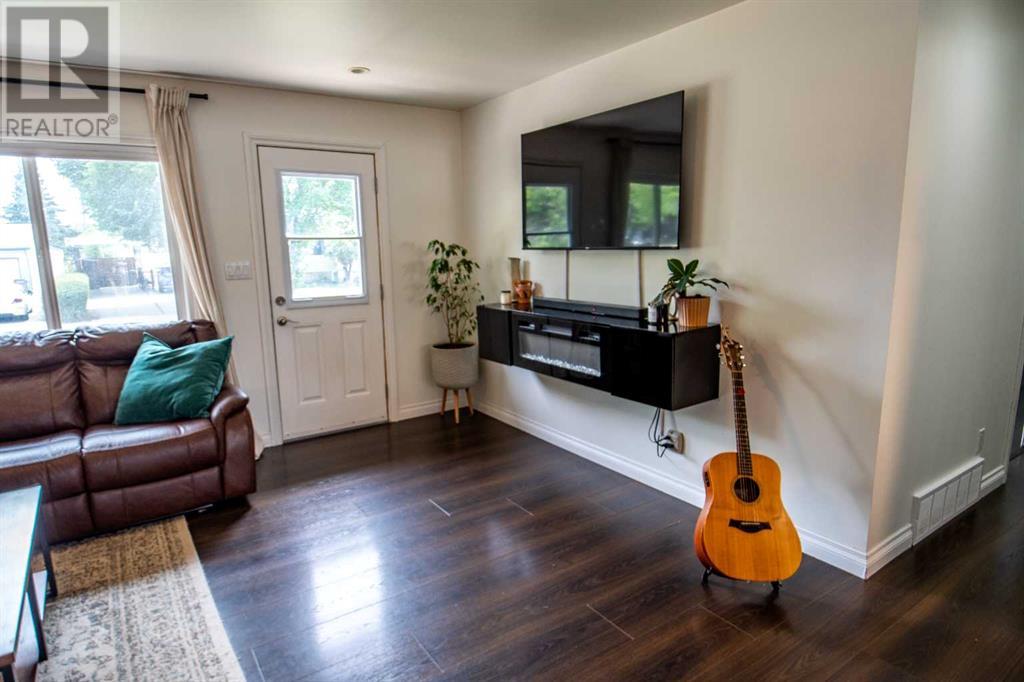 Single Family House Bungalow for Sale in   Avenue Mountview Grande Prairie 