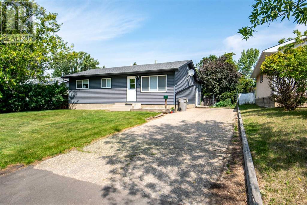 Single Family House Bungalow for Sale in   Avenue Mountview Grande Prairie 