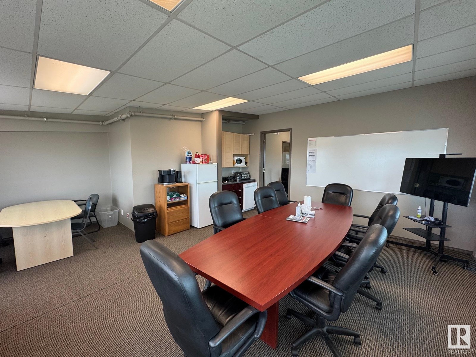 Photo 6 of 4929 74 Av Nw, Edmonton AB