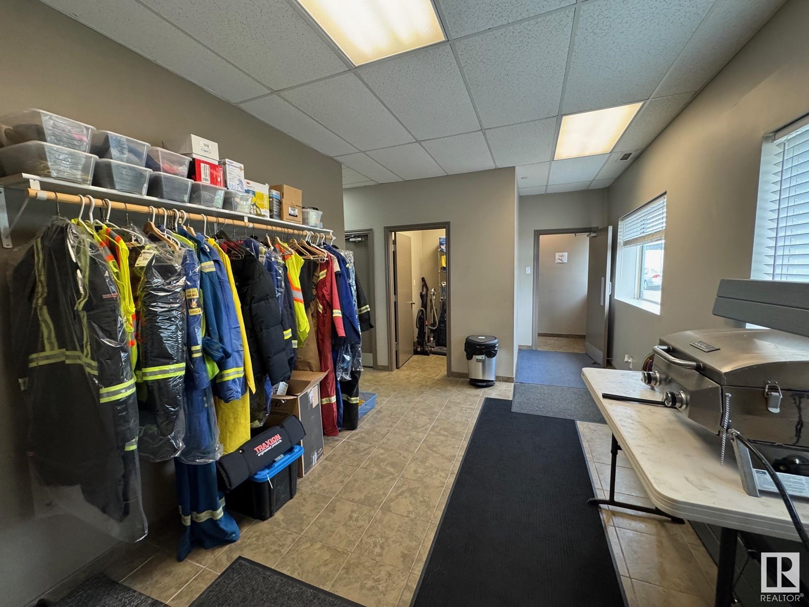 Photo 14 of 4929 74 Av Nw, Edmonton AB