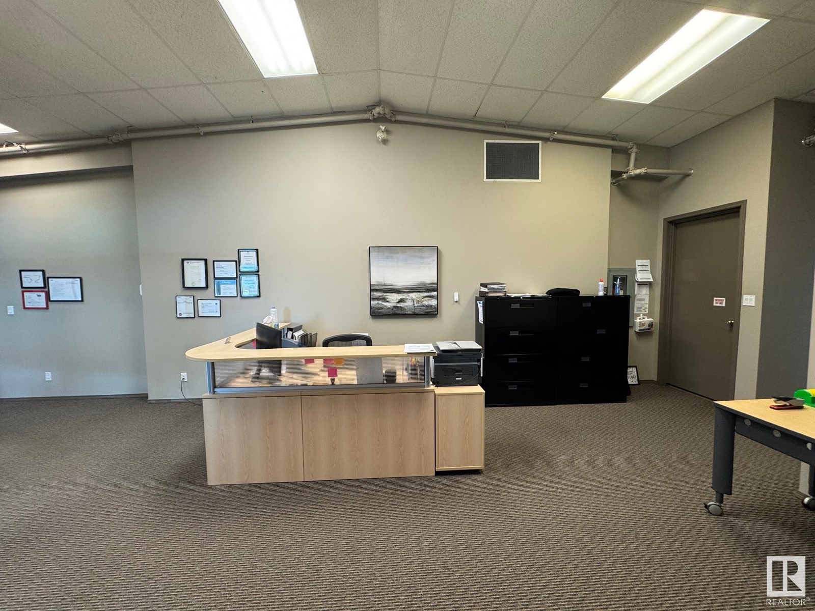 Photo 4 of 4929 74 Av Nw, Edmonton AB